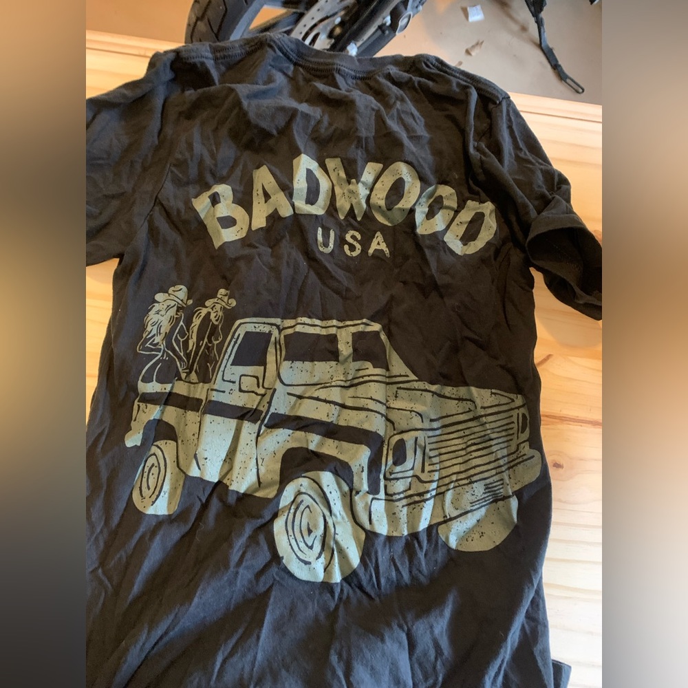 BADWOOD TEE